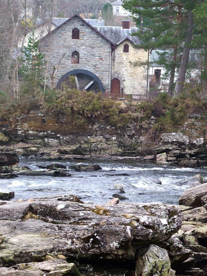 Waterfall Lodge - Private Waterfall And Sauna Killin Buitenkant foto